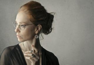 Boucle oreille avant arrière chat disponible sur Chat Bada
