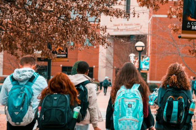 Cartable college : l'accessoire chat qu'il vous faut