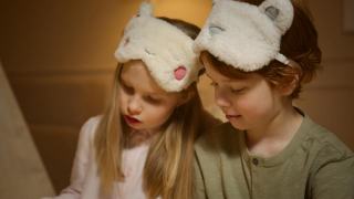 Masque sommeil chat : cadeau chat original sur Chat Bada
